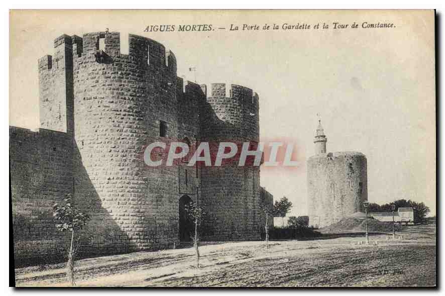 CPA Aigues Mortes La Porte de la Gardette et la Tour de Constance 