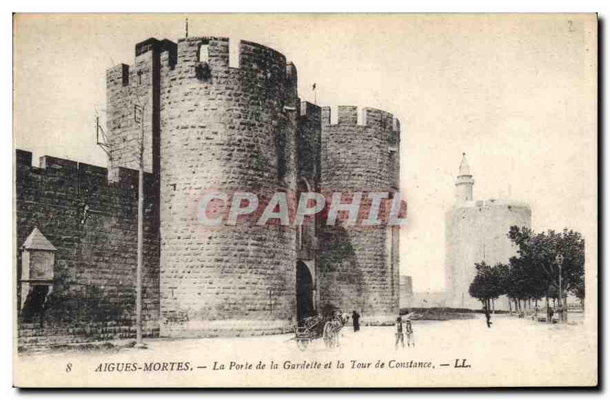 CPA Aigues Mortes La Porte de la Gardette et la Tour de Constance 