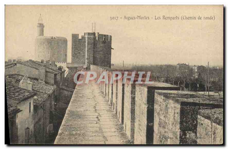 CPA Aigues Mortes Les Remparts Chemin de ronde 