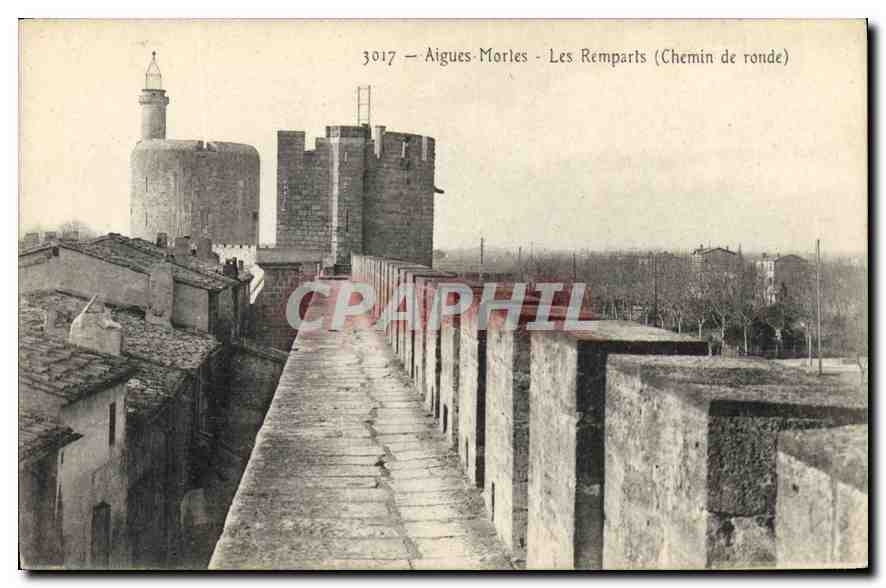 CPA Aigues Mortes Les Remparts Chemin de ronde 