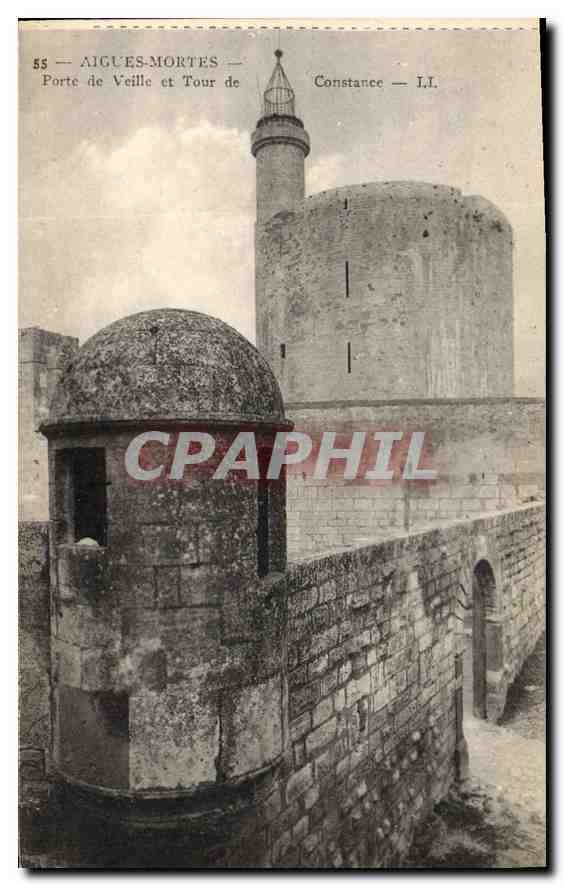 CPA Aigues Mortes Porte de Veille et Tour de Constance 