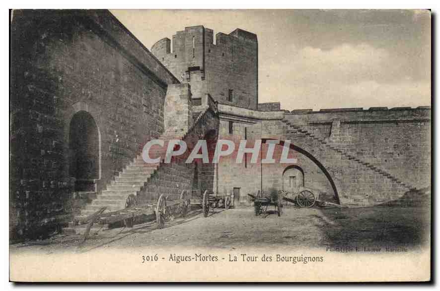 CPA Aigues Mortes La Tour des Bourguignons 