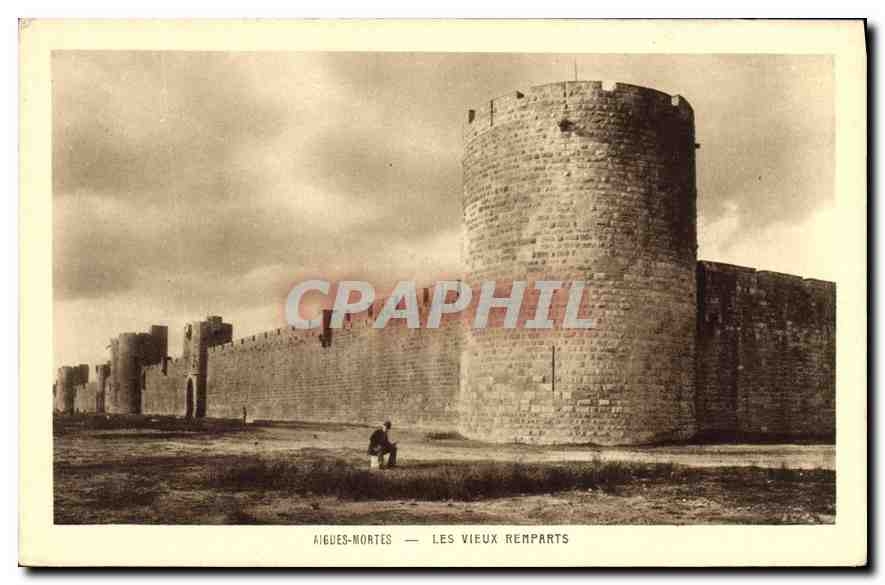 CPA Aigues Mortes Les Vieux Remparts
