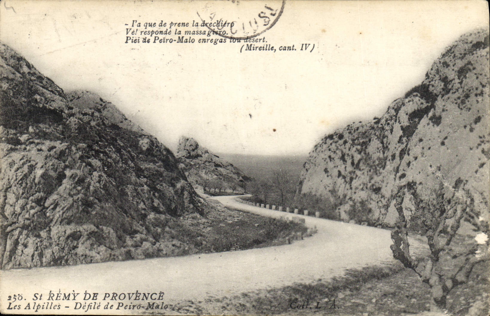 CPA St Remy de Provence les Alpilles Defile de Peiro Malo