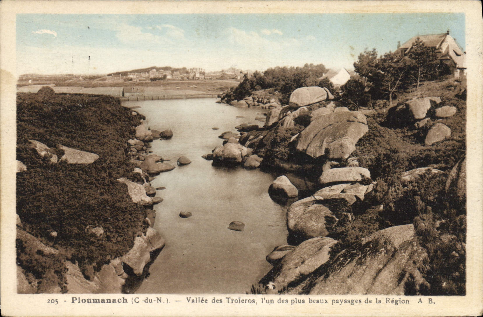 CPA Ploumanach C du N Vallee des Troieros l'un des plus beaux Paysages de la Region