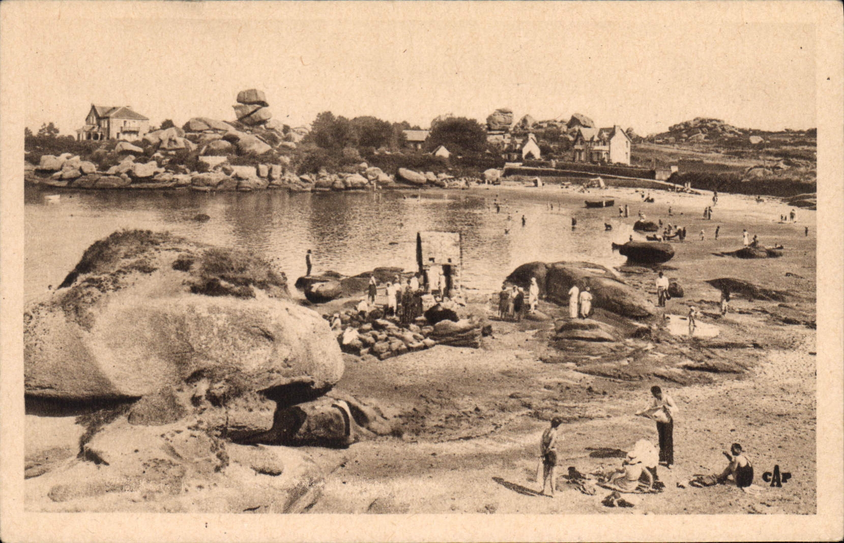 CPA Ploumanach la plage St Guirec a l'heure du Bain