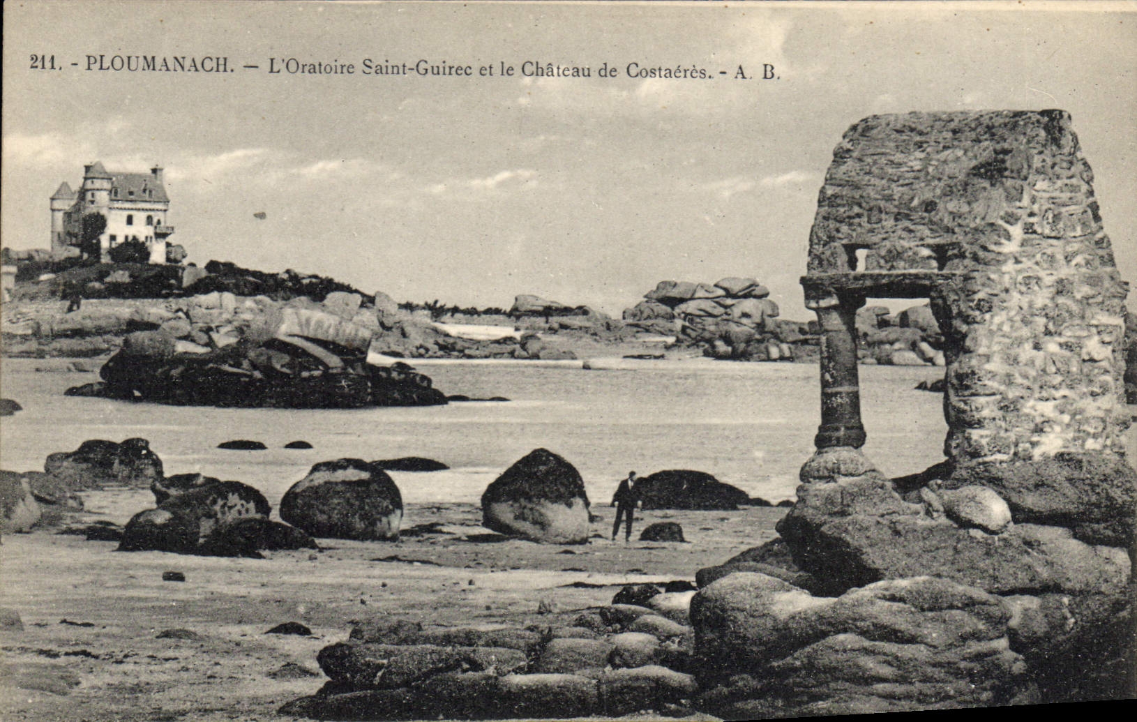 CPA Ploumanach l'Oratoire Saint Guirec et le chateau de Costaeres 