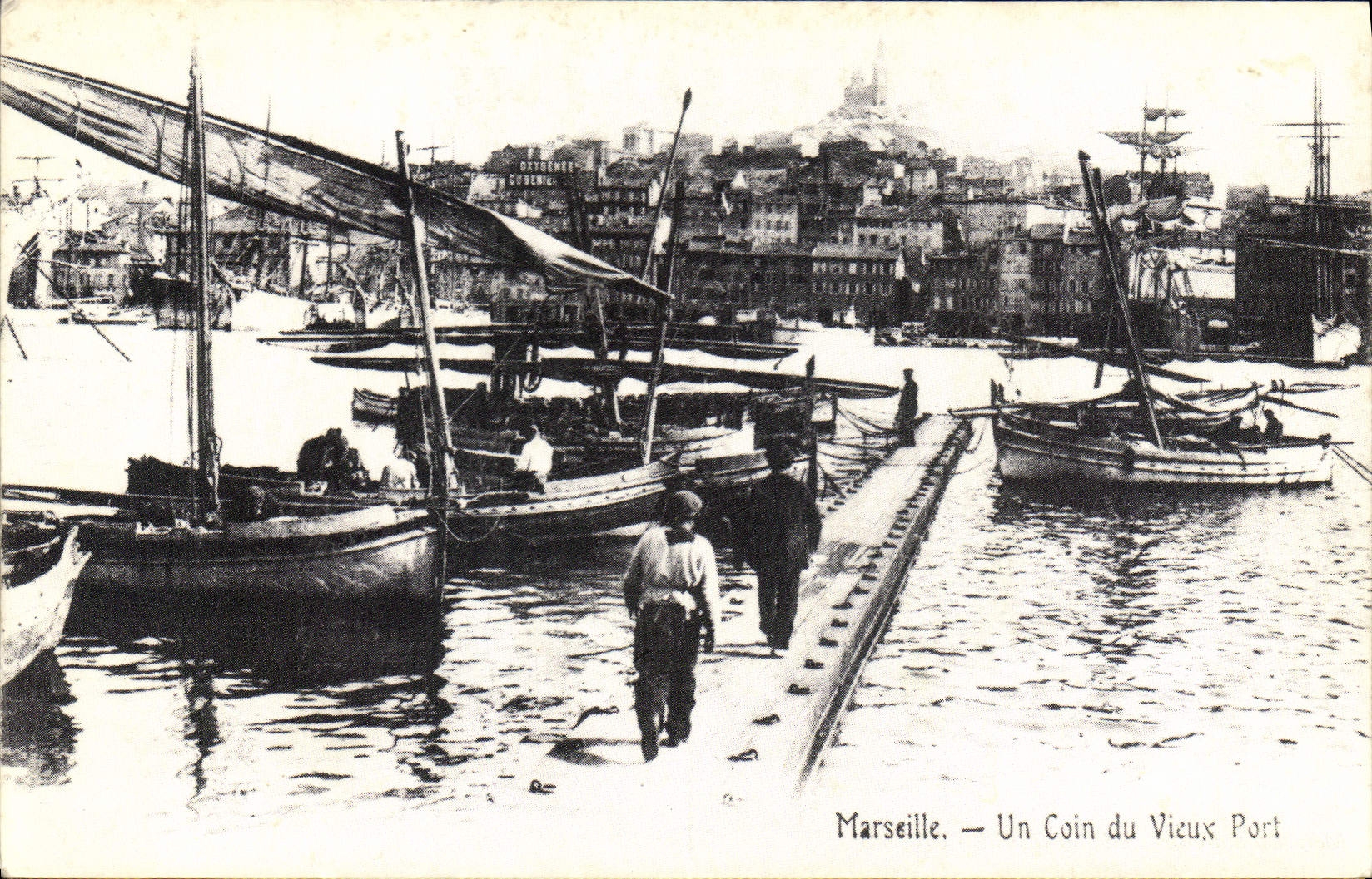 REPRO Marseille Un coin du Vieux Port Bateaux
