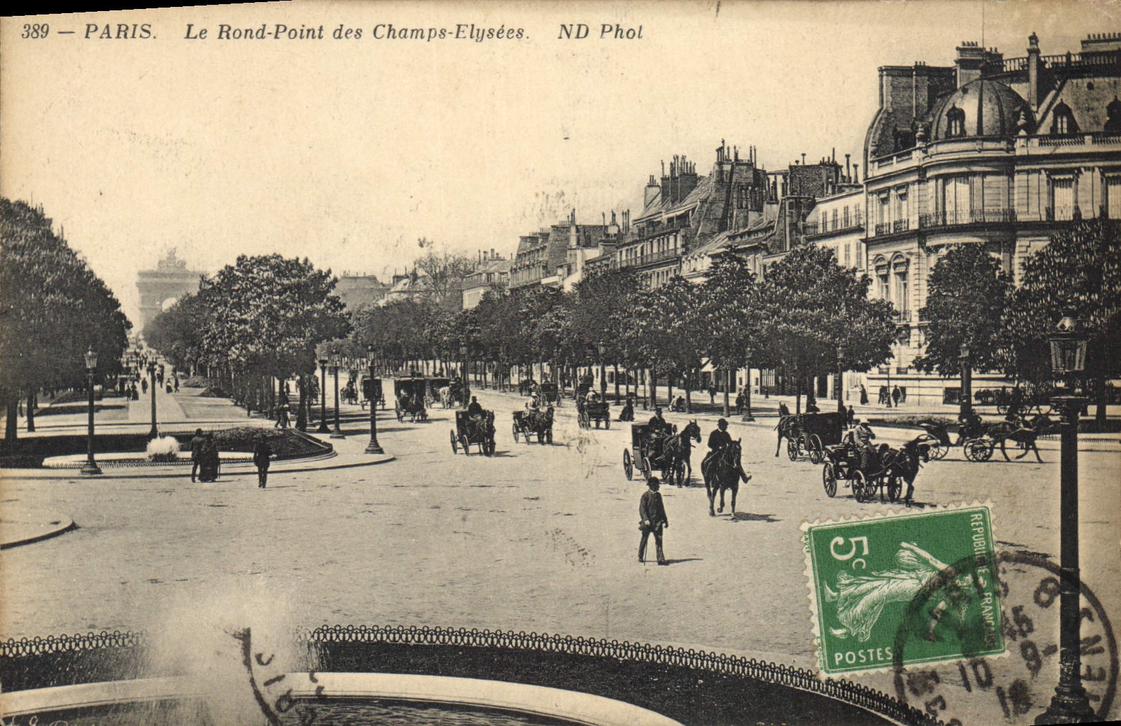 CPA Paris Le Rond Point des Champs Elysees