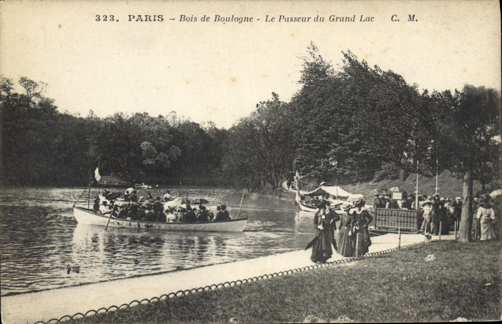 CPA Paris Bois de Boulogne Le Passeur du Grand Lac 
