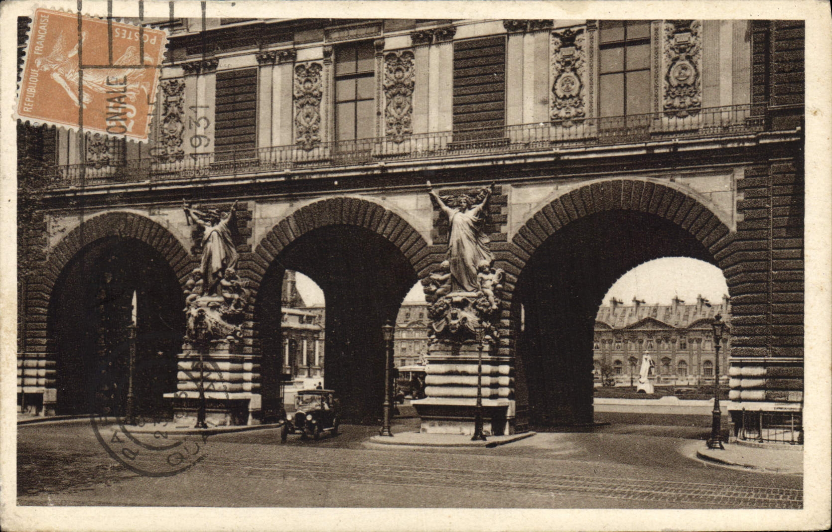 CPA Paris Guichets du Louvre 