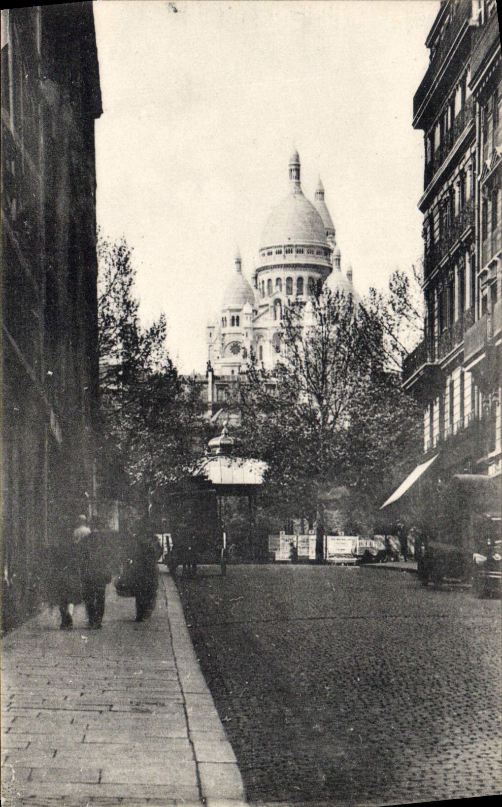 CPA Paris Montmartre le Sacre Coeur et le Square d'Anvers