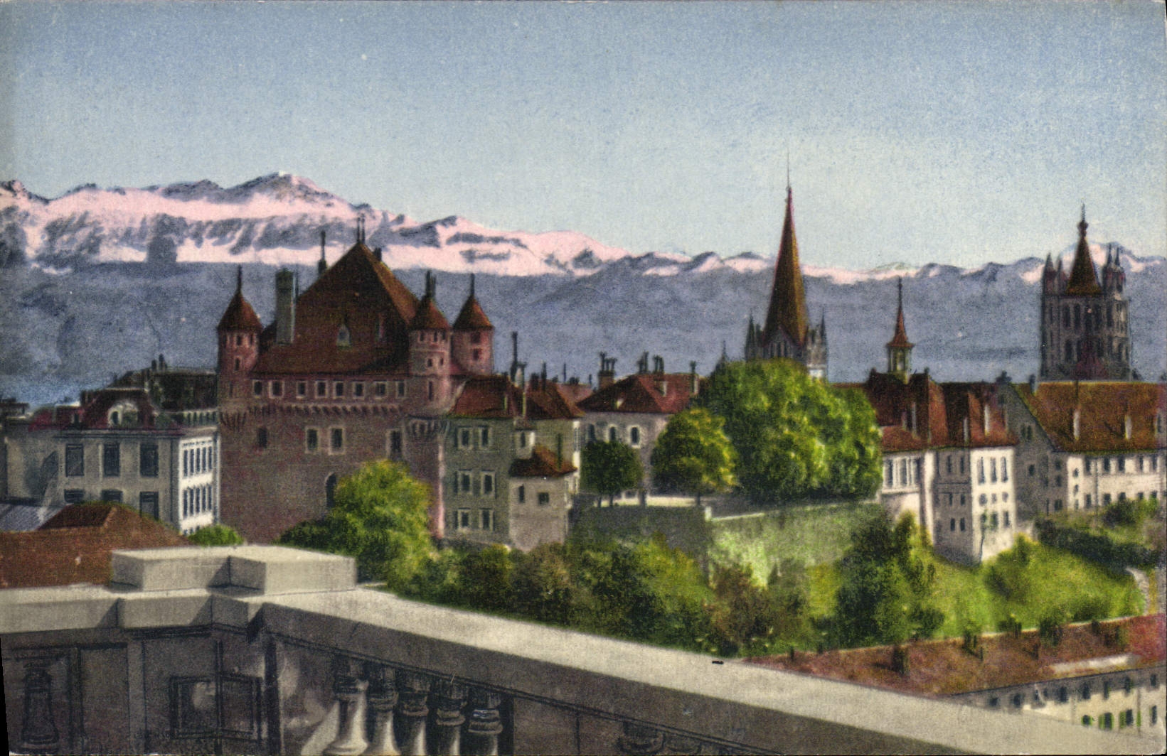 CPM Lausanne le chateau et la Cathedrale