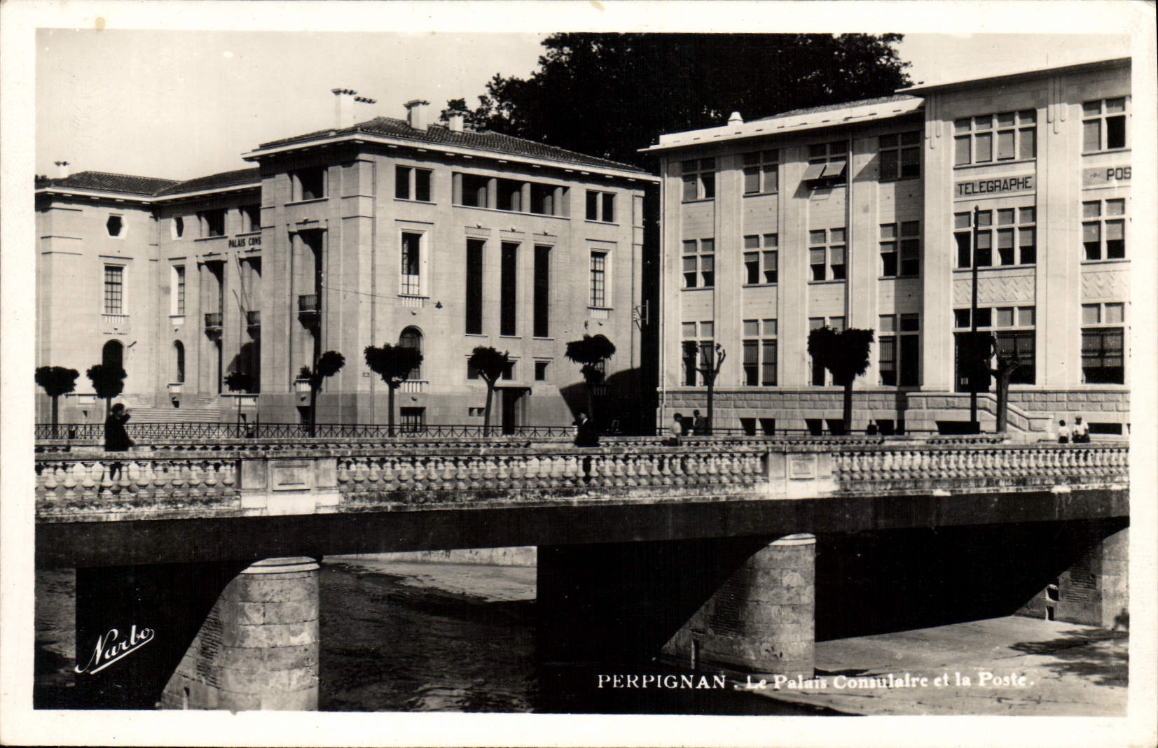 CPM Perpignan le palais Consulaire et la Poste