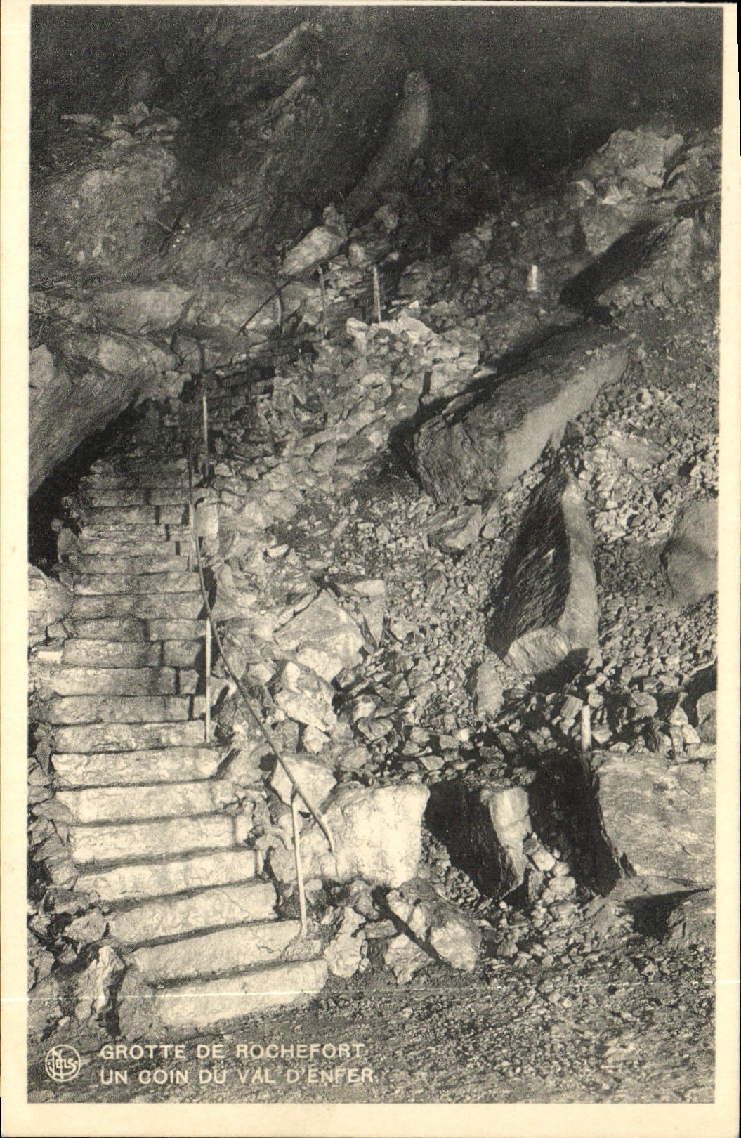 CPM Grotte de Rocherfort un Coin du Val d'Enfer
