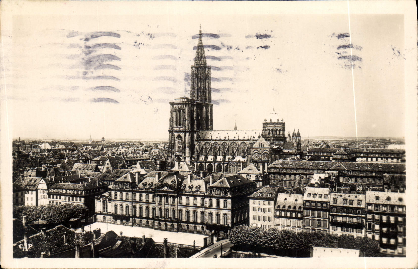 CPA Strasbourg Le Palais des Roflan et la Cathedrale 