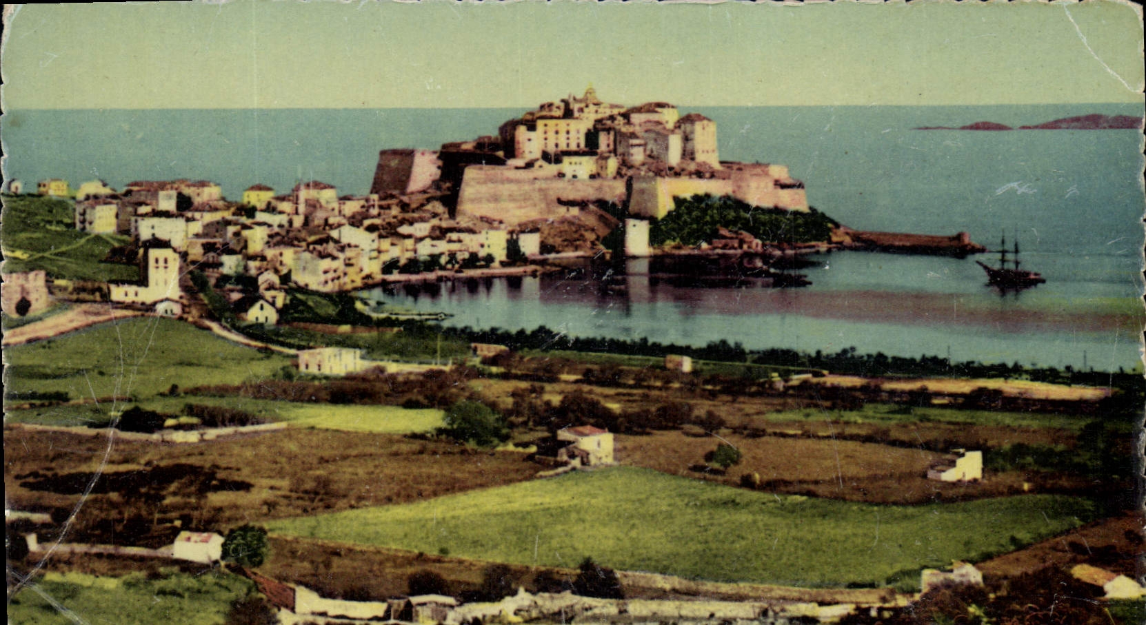 CPA Corse Calvi Plage Vue Generale La Campagne et le Port 