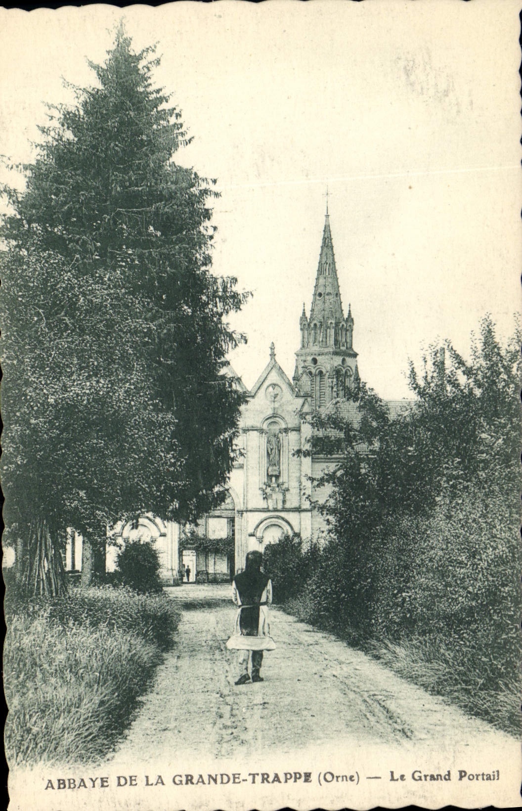 CPA Abbaye de la Grande Trappe Orne Le Grand Portail