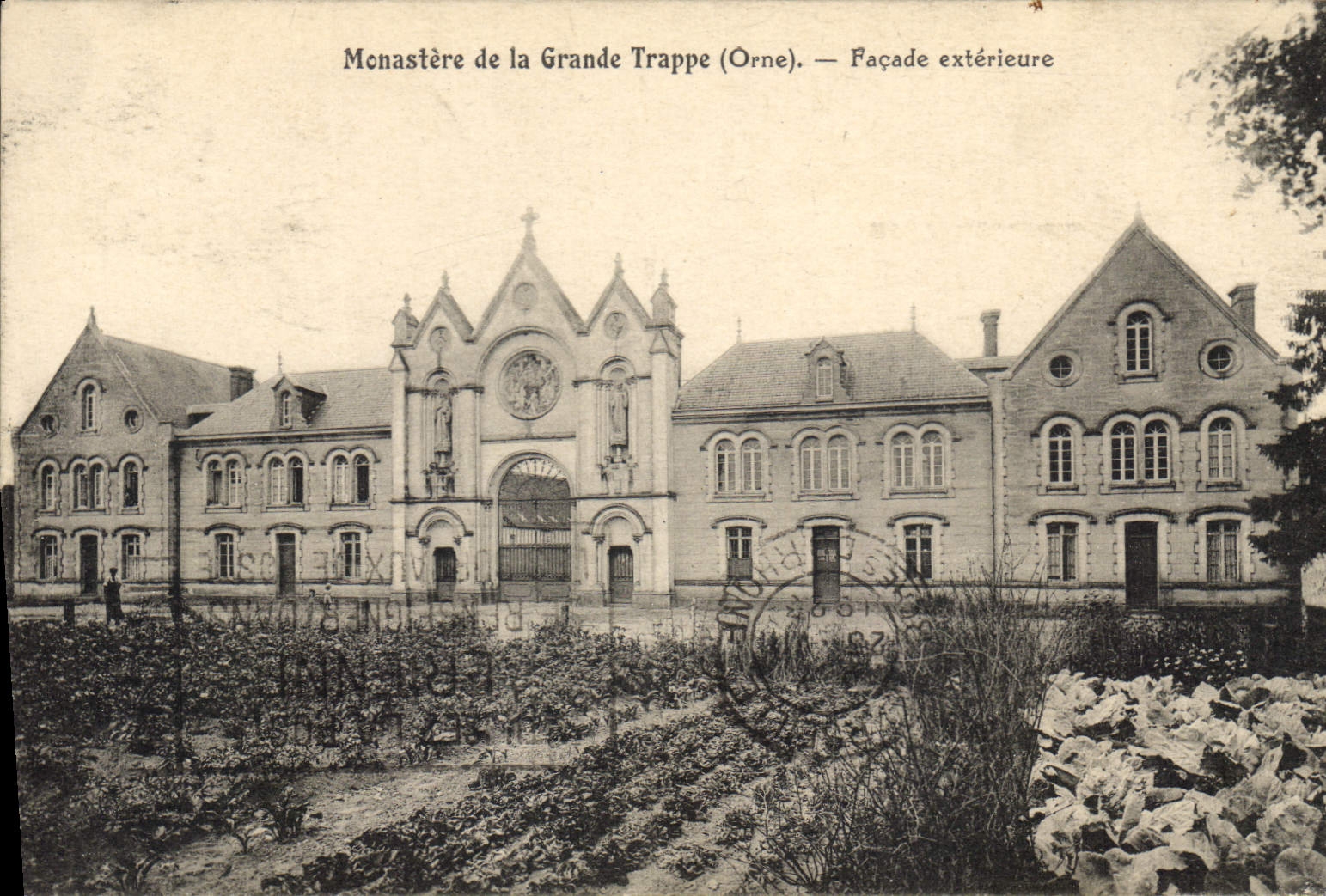 CPA Monastere de la Grande Trappe Orne Facade exterieure