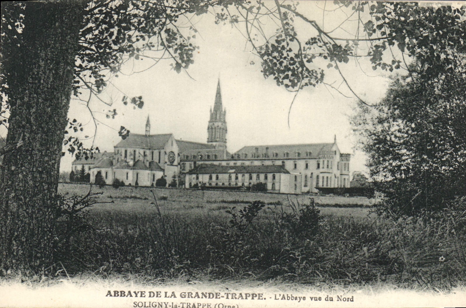 CPA Abbaye de La Grande Trappe l'Abbaye vue du Nord Soligny la Trappe Orne