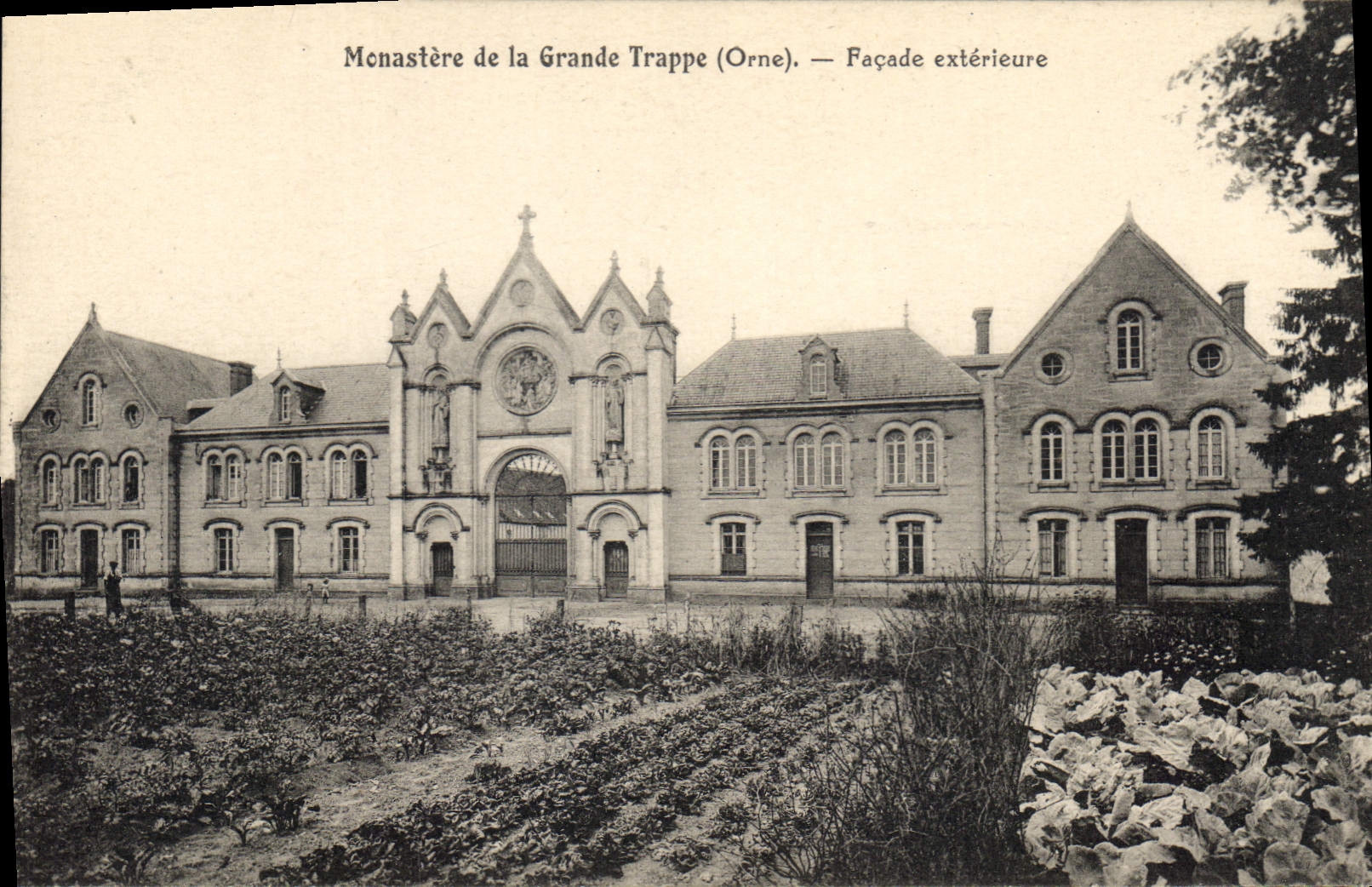 CPA Monastere de la Grande Trappe Orne Facade exterieure