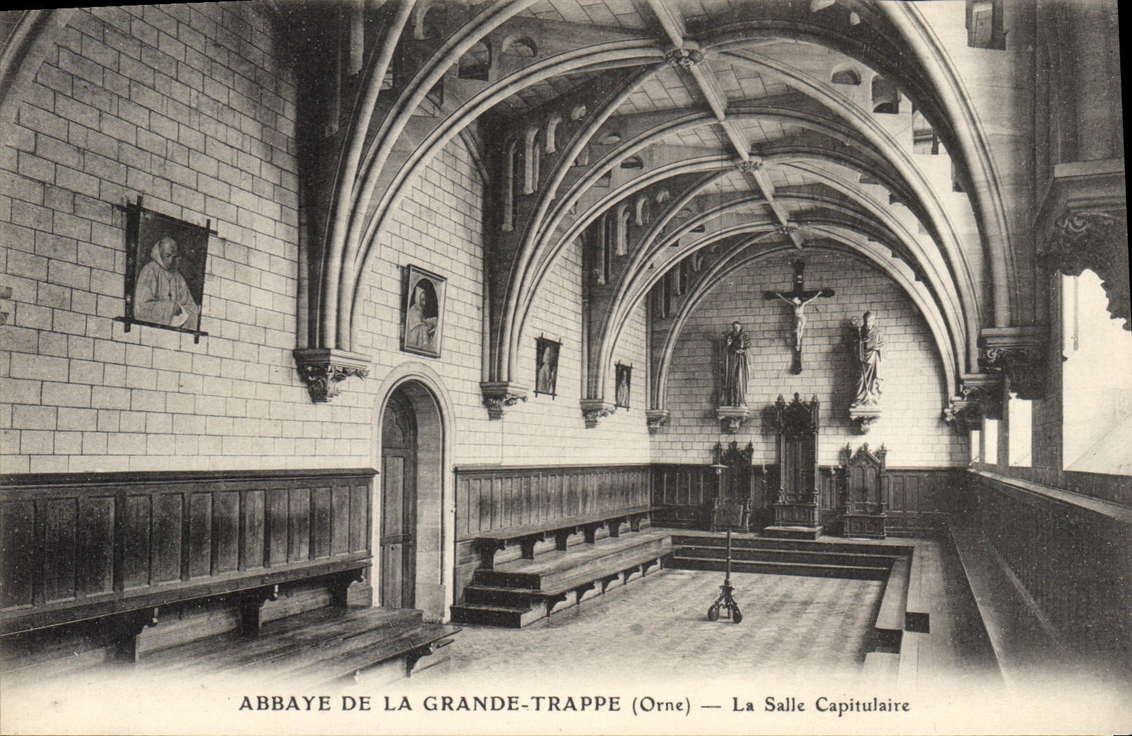 CPA Abbaye de La Grande Trappe Orne La Salle Capitulaire 