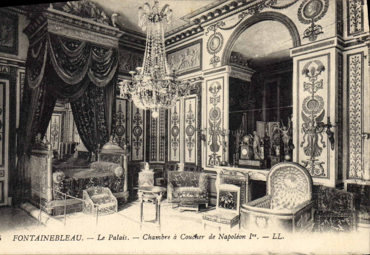 CPA Fontainebleau Le Palais Chambre a Coucher de Napoleon I