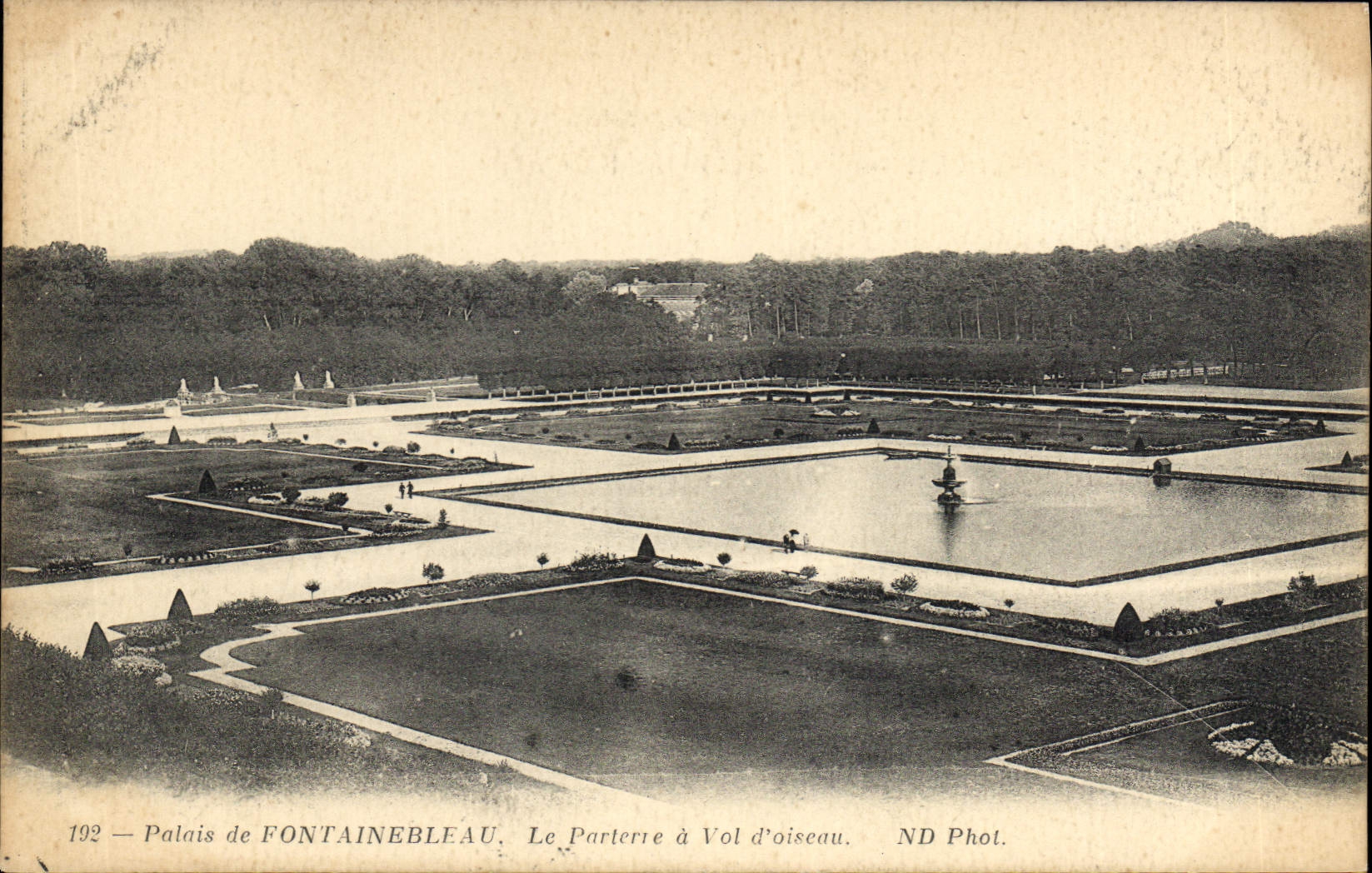 CPA Palais de Fontainebleau Le Partette a Vol d'oiseau