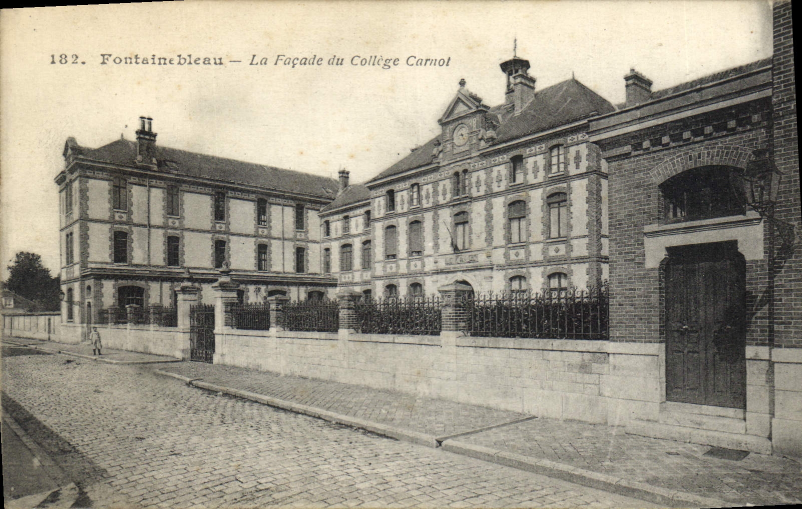 CPA Fontainebleau La Facade du College Carnot