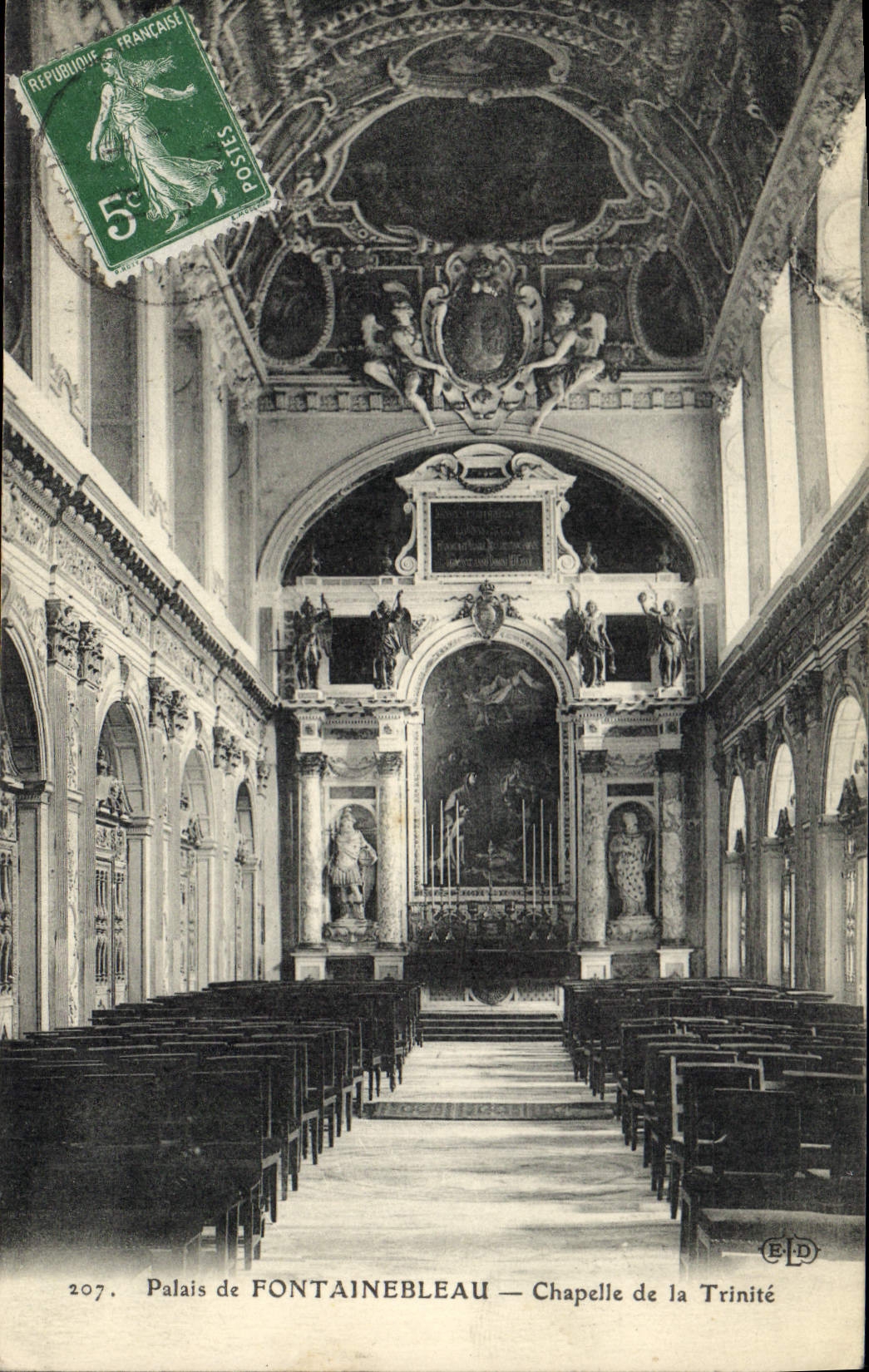 CPA Palais de Fontainebleau Chapelle de la Trinite