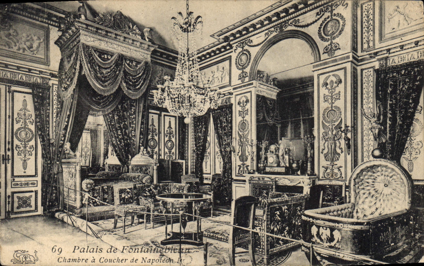 CPA Palais de Fontainebleau Chambre a Coucher de Napoleon I 