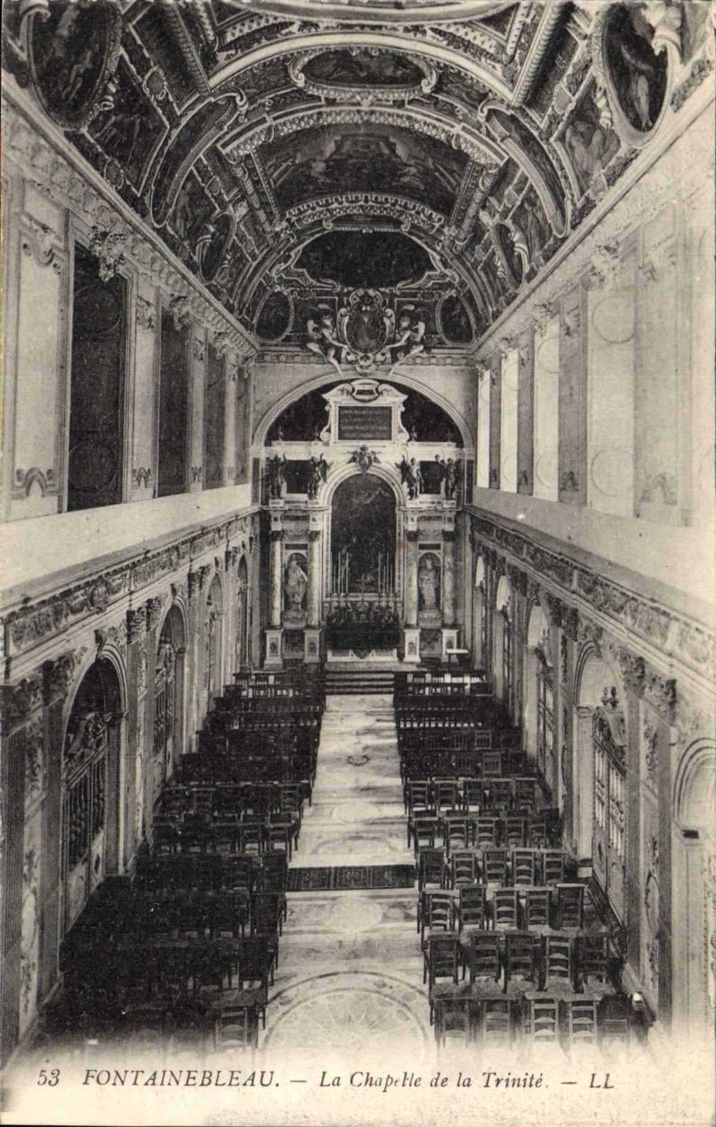 CPA Fontainebleau La Chapelle de la Trinite 