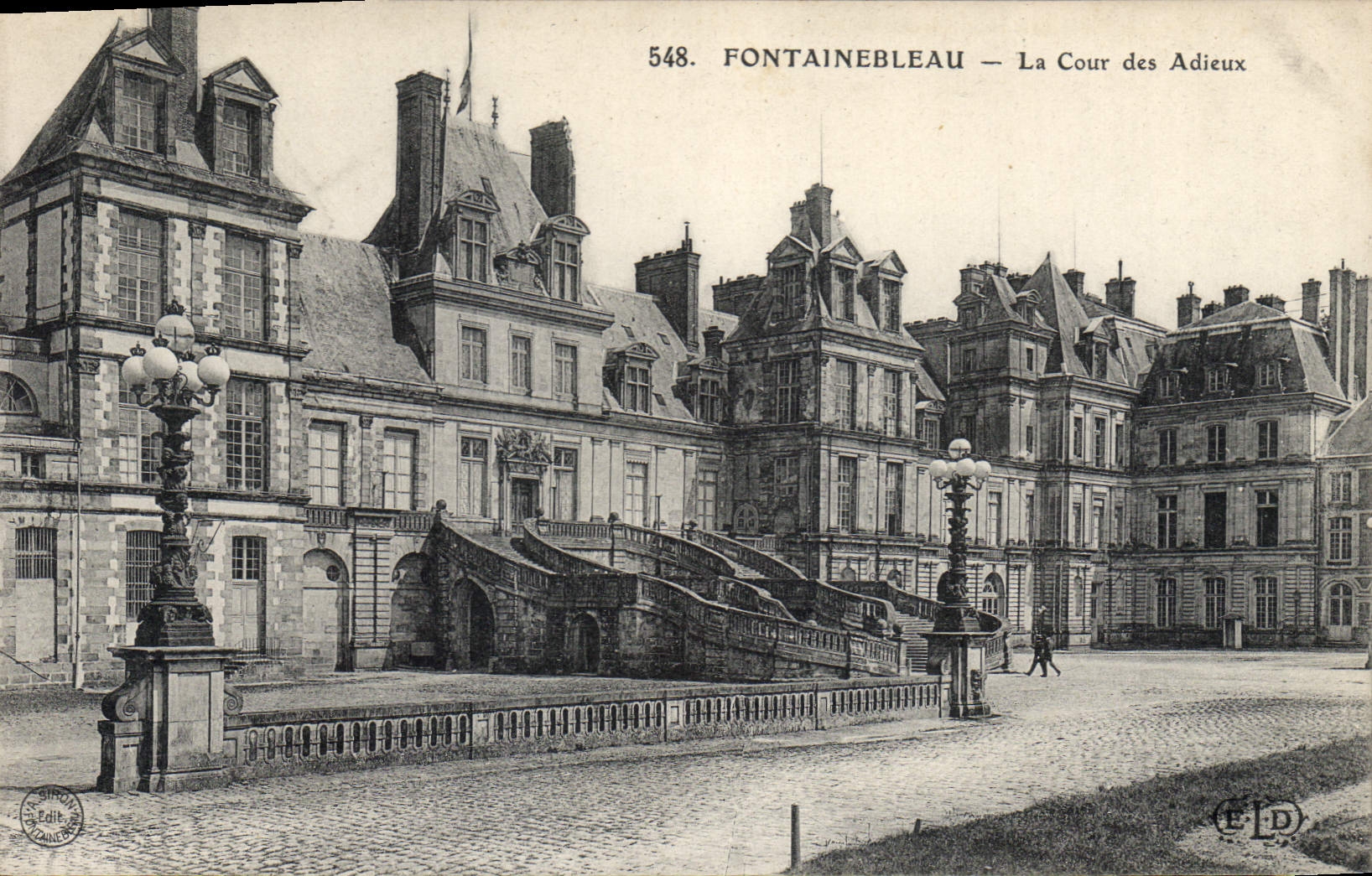 CPA Fontainebleau La Cour des Adieux
