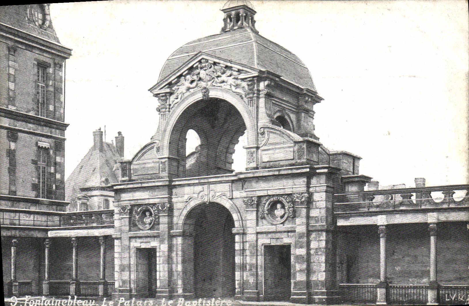 CPA Fontainebleau Le Palais de Baptistere
