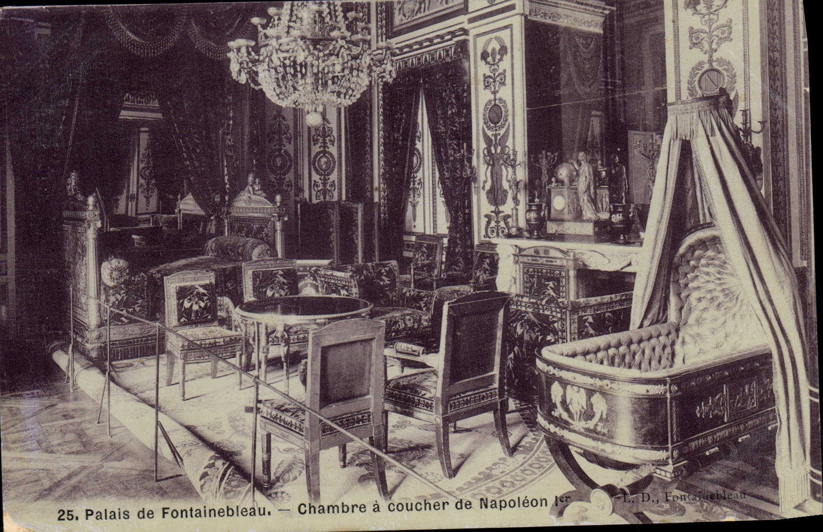 CPA Palais de Fontainebleau Champre a coucher de Napoleon I 