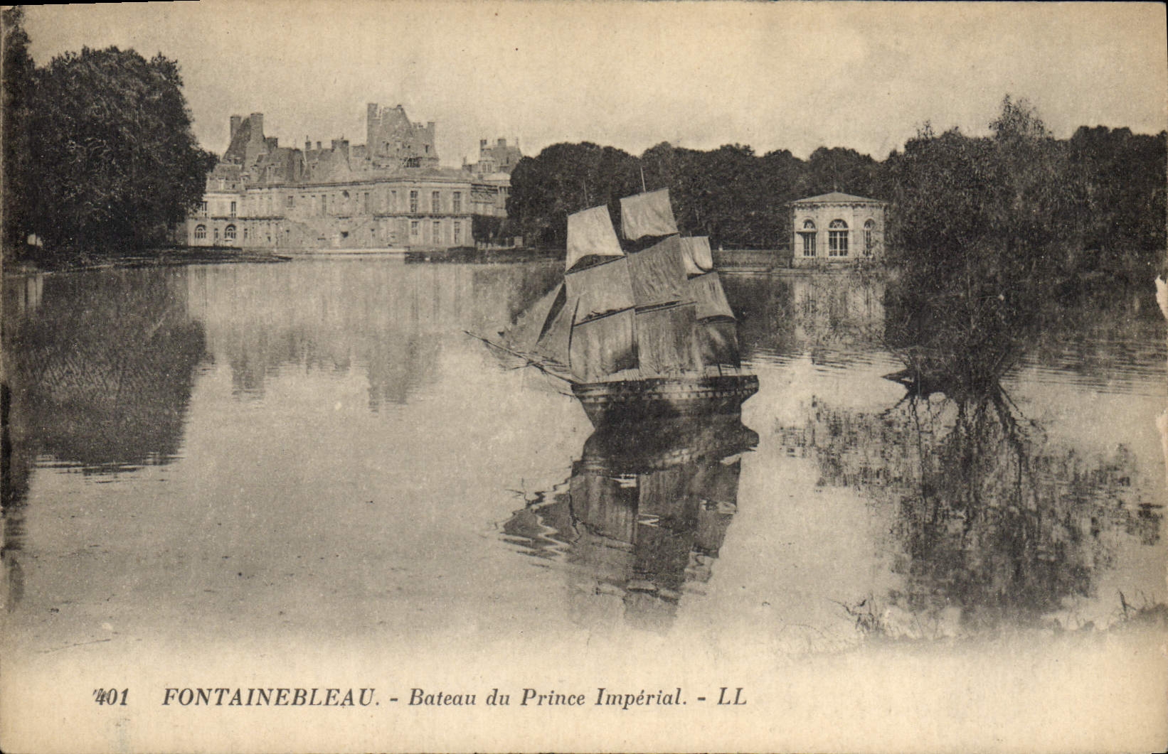 CPA Fontainebleau Bateau du Prince Imperial Bateau