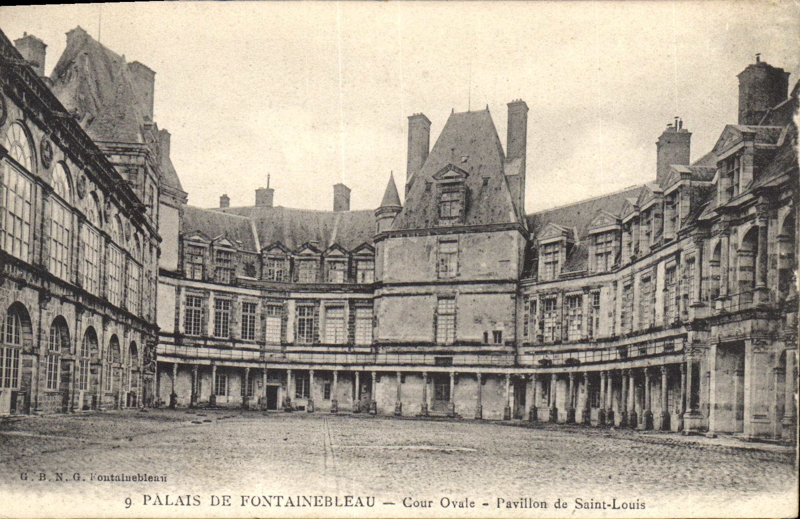 CPA Palais de Fontainebleau Cour Ovale Pavillon de Saint Louis