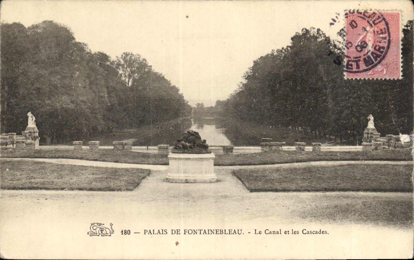 CPA Palais de Fontainebleau Le Canal et les Cascades 