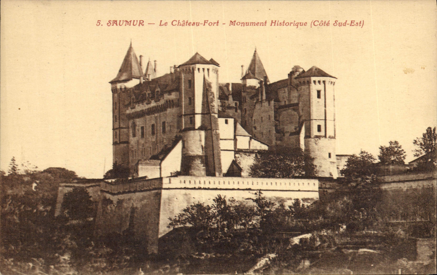CPA Saumur Le Chateau Fort Monument historique 
