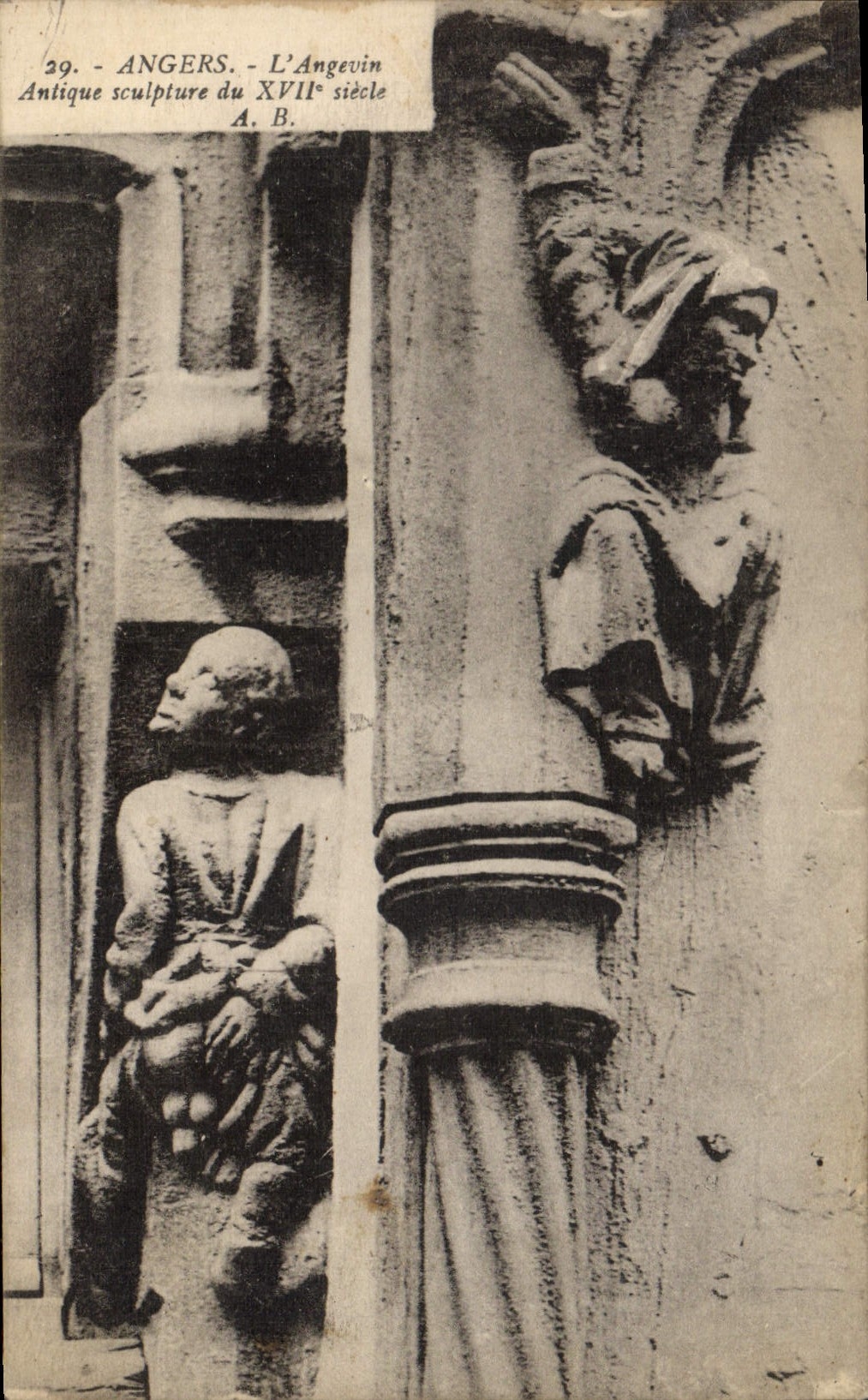 CPA Angers L'Angevin Antique sculpture du XVII