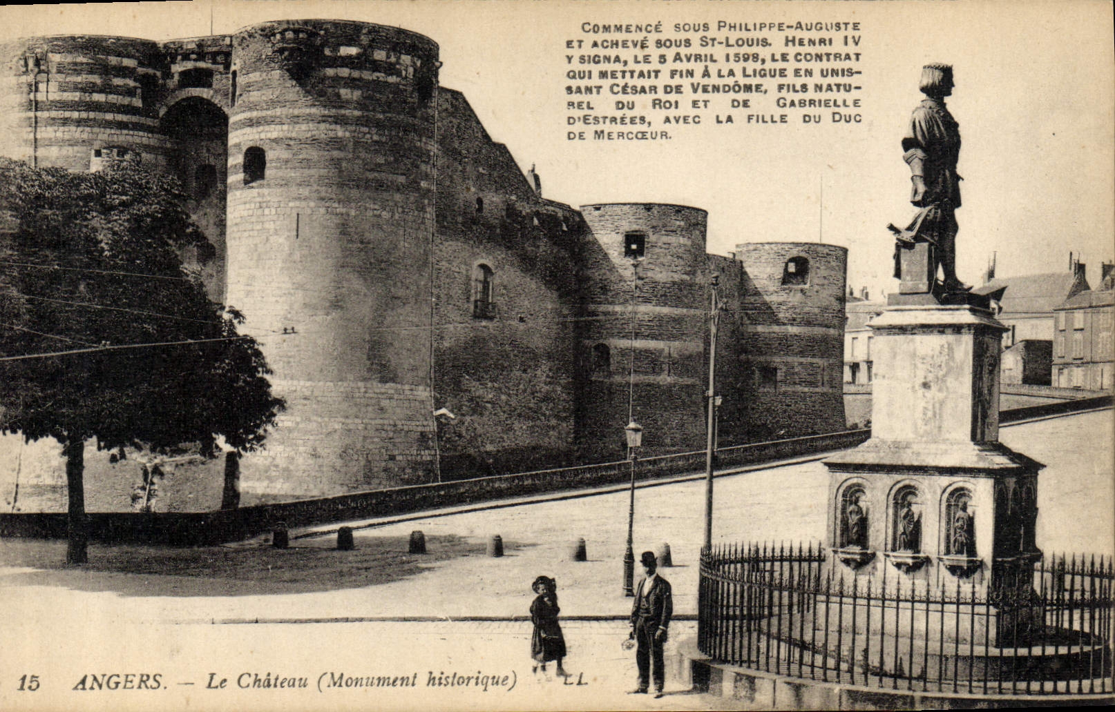 CPA Angers Le Chataeu Monument Historique