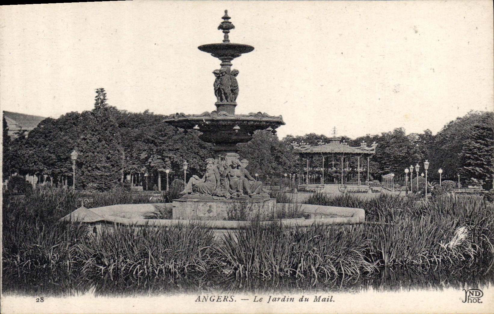 CPA Angers Le Jardin du Mail 
