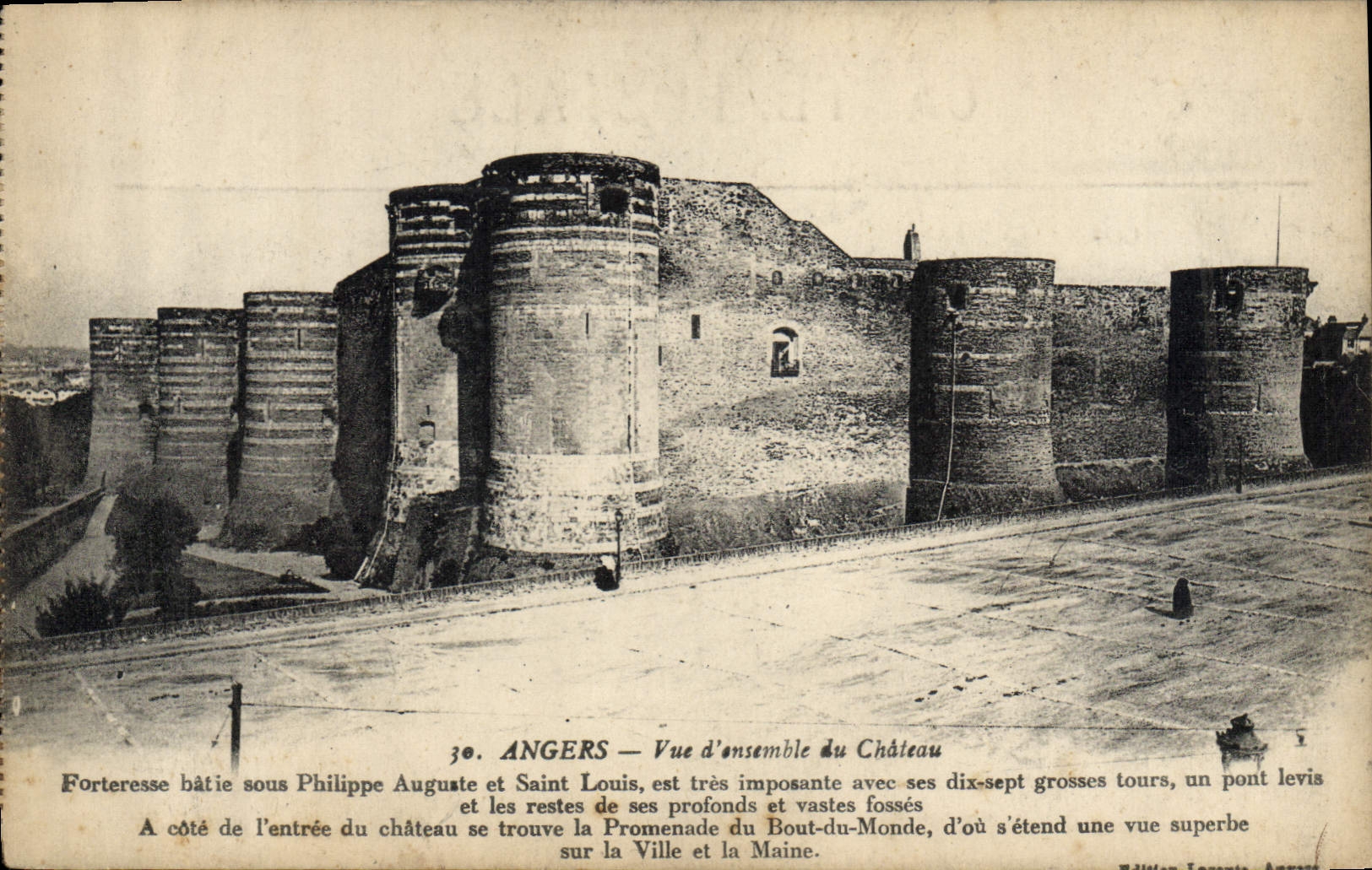 CPA Angers Vue d'Ensemble du Chateau 