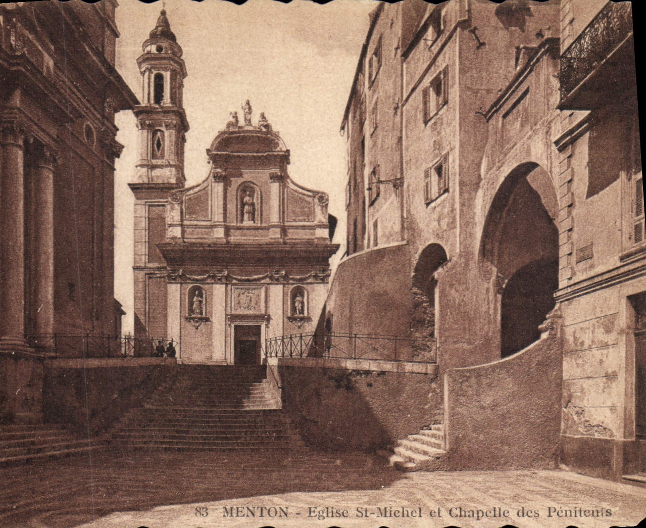 CPA Menton Eglise St Michel et Chapelle des Penitents