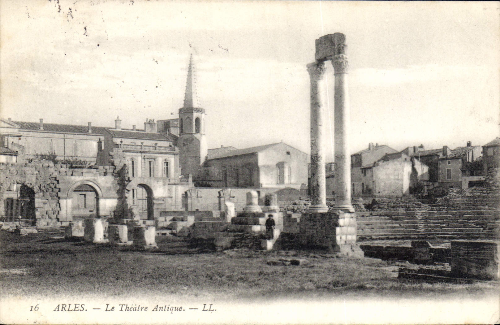 CPA Arles Le Theatre Antique 
