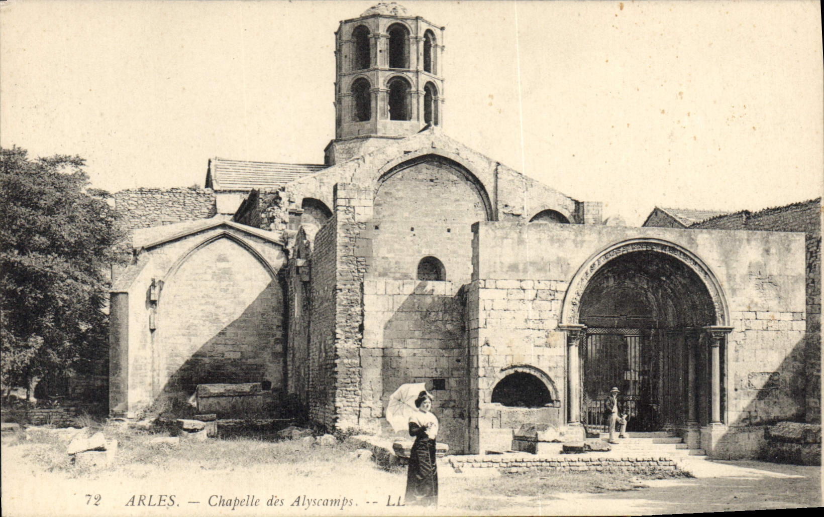 CPA Arles Chapelle des Alyscamps 