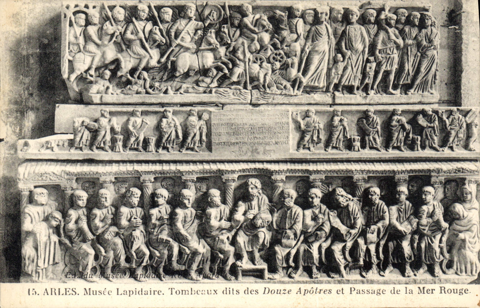 CPA Arles Musee Lapidaire Tombeaux dits des Douze Apotres et Passage de la Mer Rouge