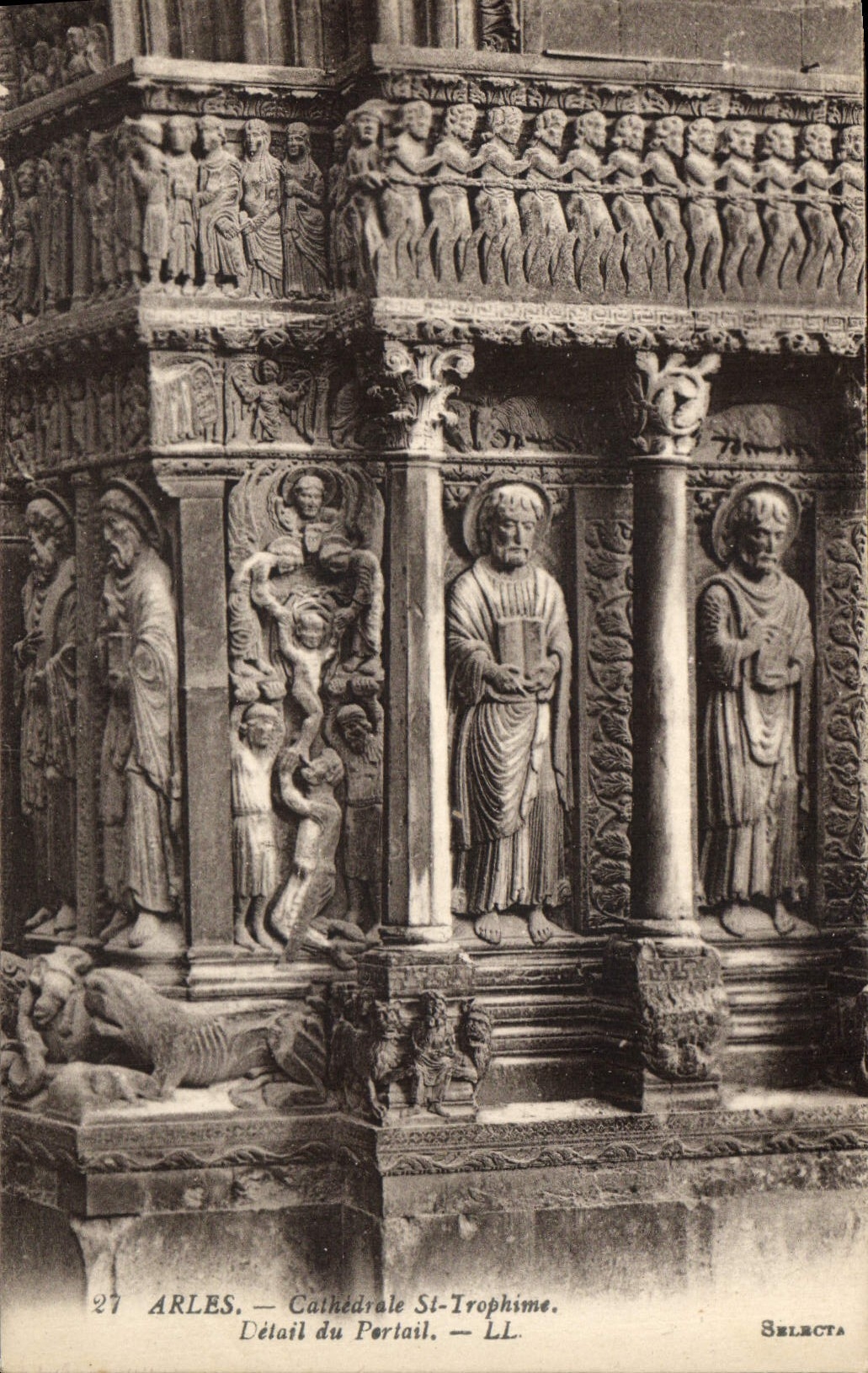 CPA Arles Cathedrale St Trophime Detail du Portail