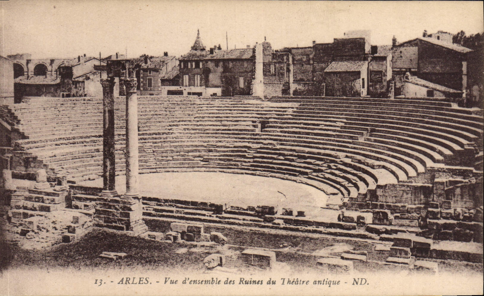CPA Arles Vue d'Ensemble des Ruines du Theatre antique 
