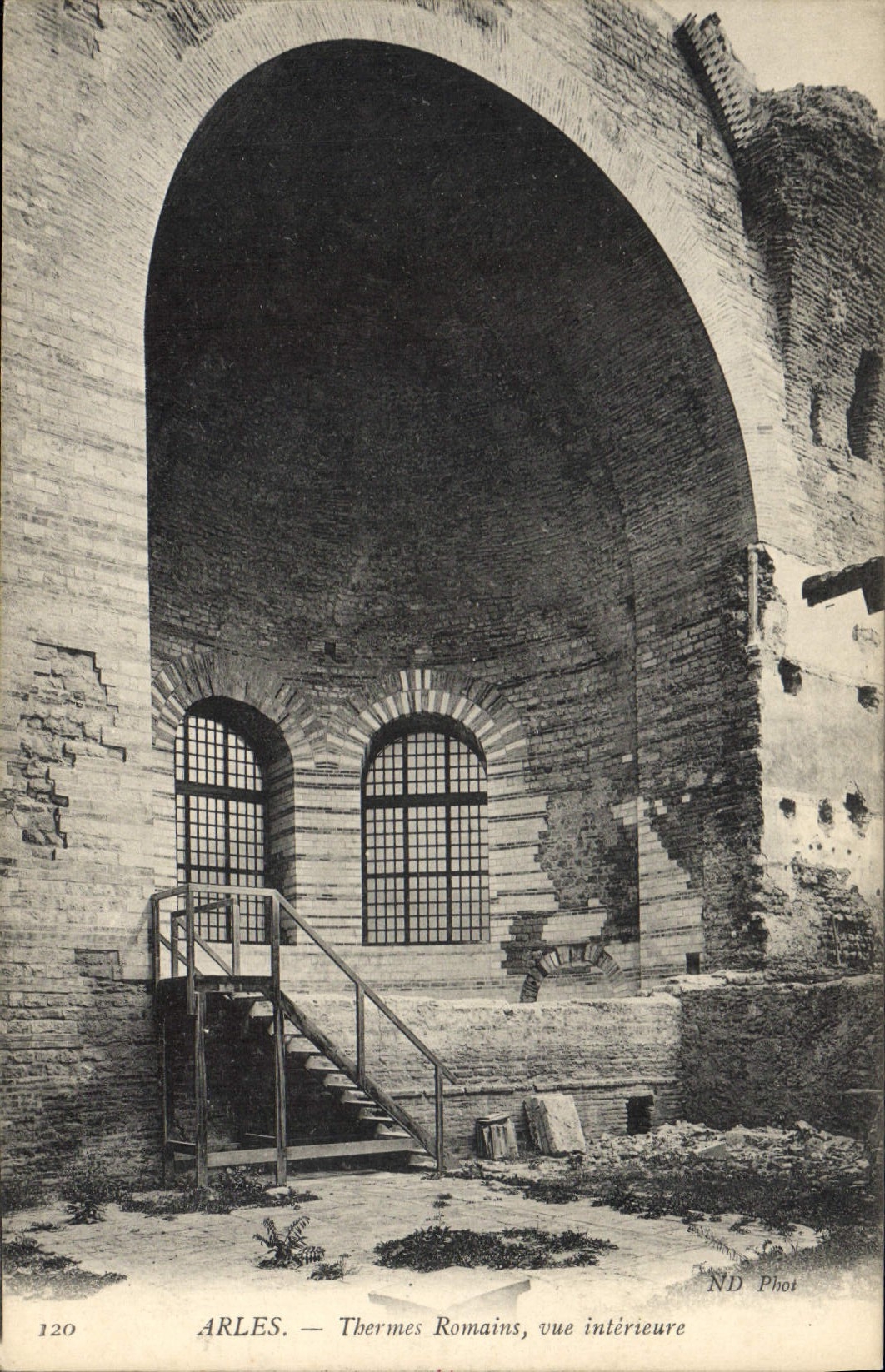 CPA Arles Thermes Romains vue interieure 